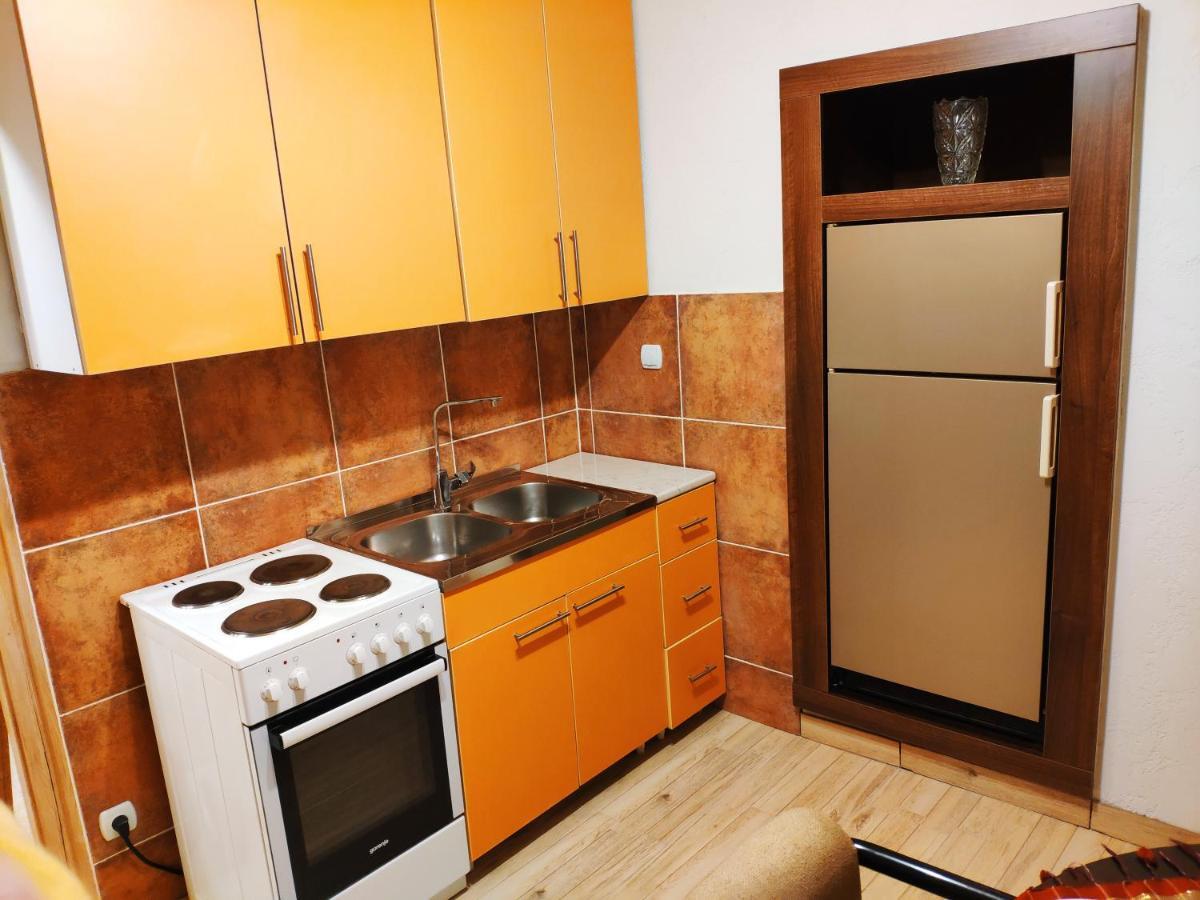 V2 With Love - Vintage Modern And Spacious Belgrade Exterior photo