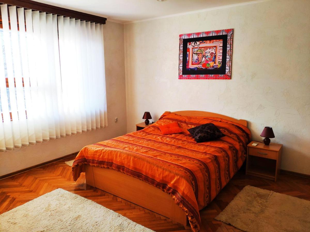 V2 With Love - Vintage Modern And Spacious Belgrade Exterior photo